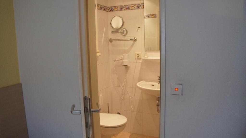 Hotel Jaegerhof Wiesbaden Quarto foto